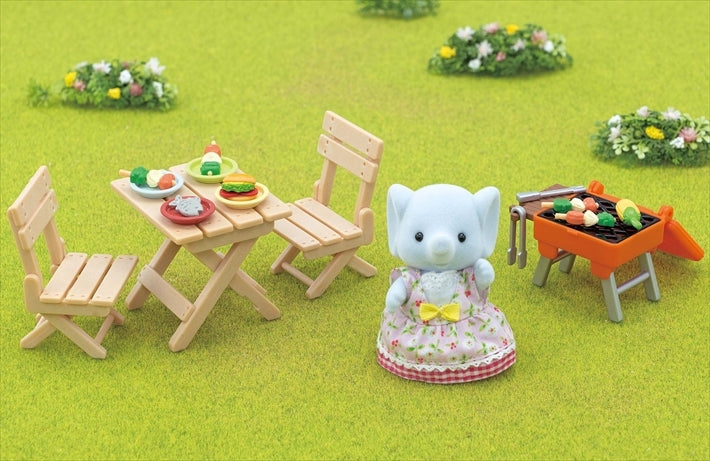 Sylvanian Families - BBQ Picnic Set - Elephant Girl