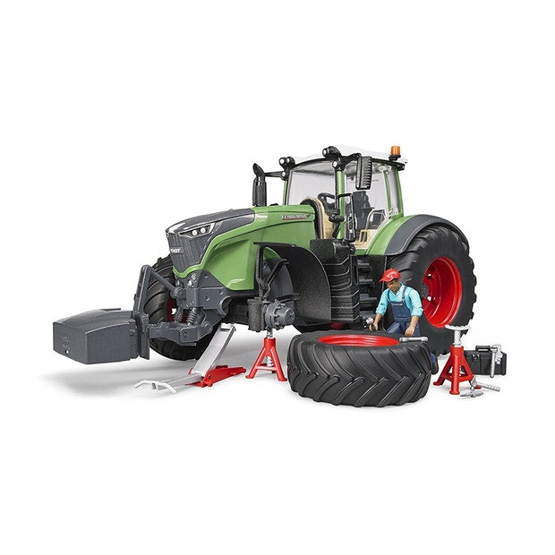 Bruder - Fendt 1050 Vario Tractor with Accessories