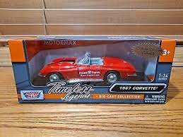 MotorMax Timeless Legends 1:24 - 1967 Corvette Convertible